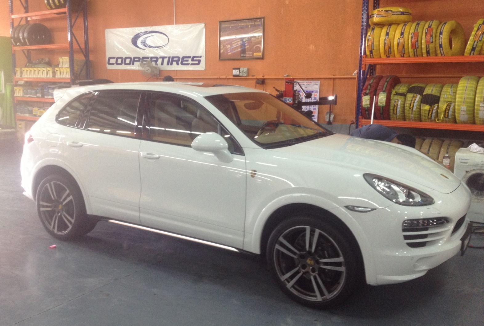 Porsche Cayenne with OEM 21inch Turbo Whees